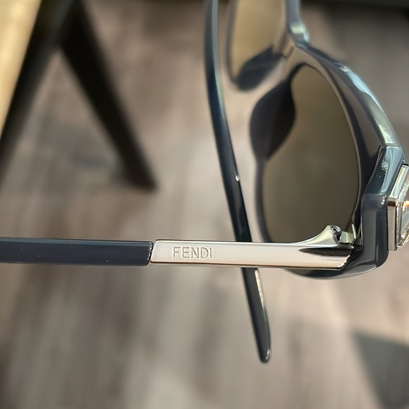 Fendi Blue Crystal Cat EyeSunglasses display picture 1
